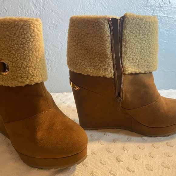 Juicy Couture Women's Buckle Wedge Ankle Boots - Picture 13 of 16